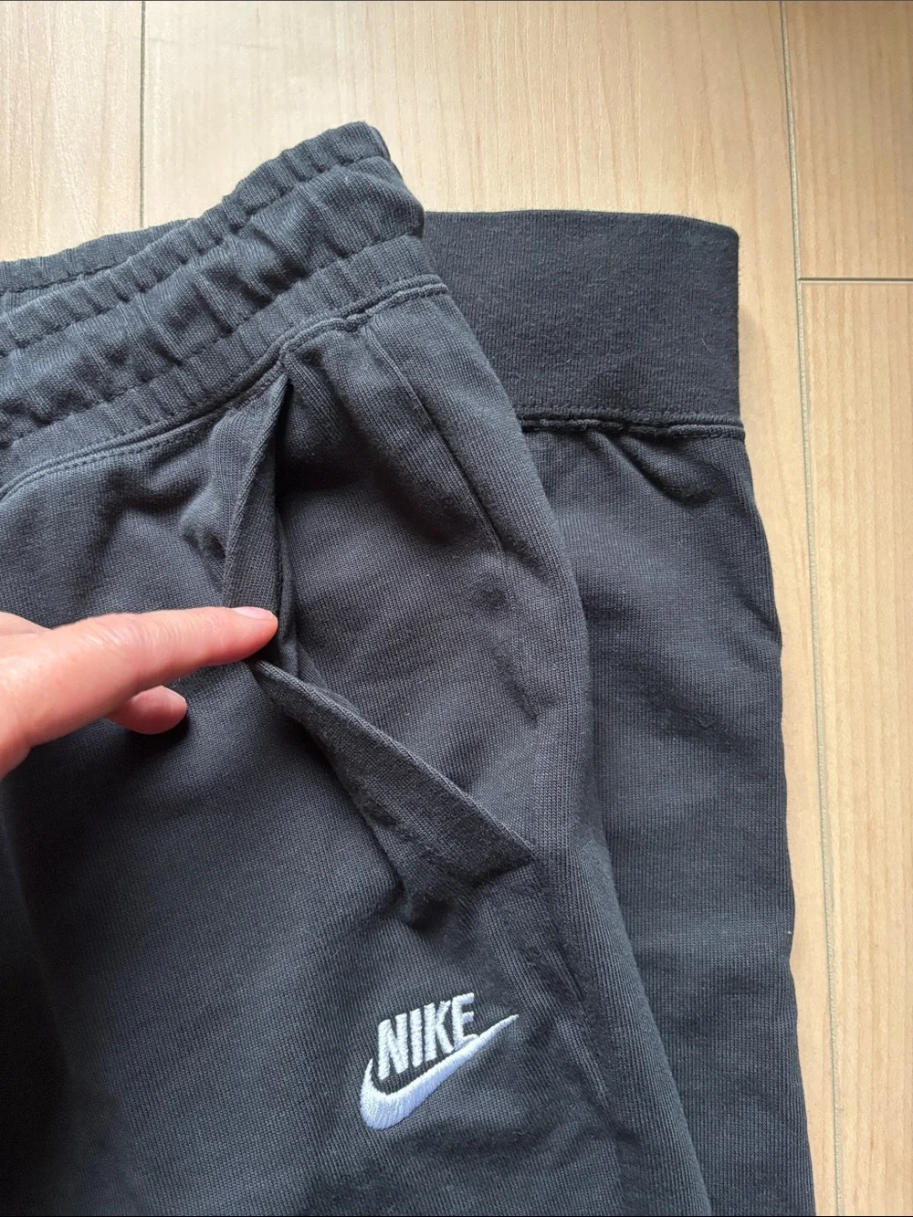 Nike Cotton Jogger Style Sweat Pant. Black. Size Medium. Like New